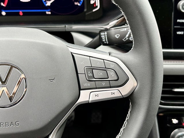 Vehicle image 32 of 33
