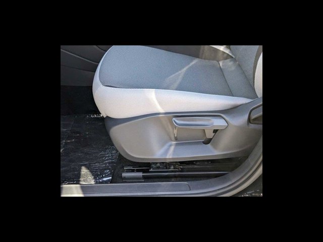 Vehicle image 13 of 23
