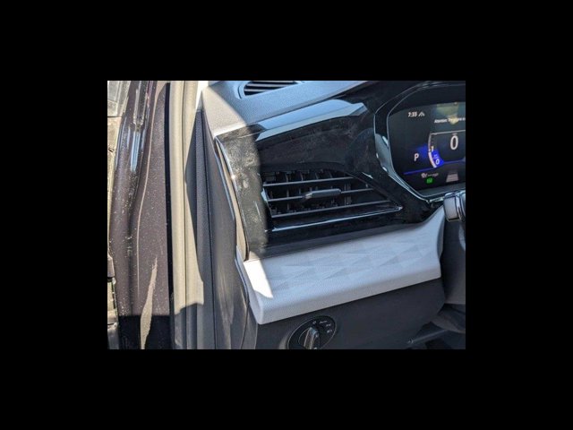 Vehicle image 14 of 23