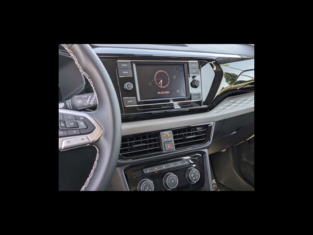 Vehicle image 17 of 23