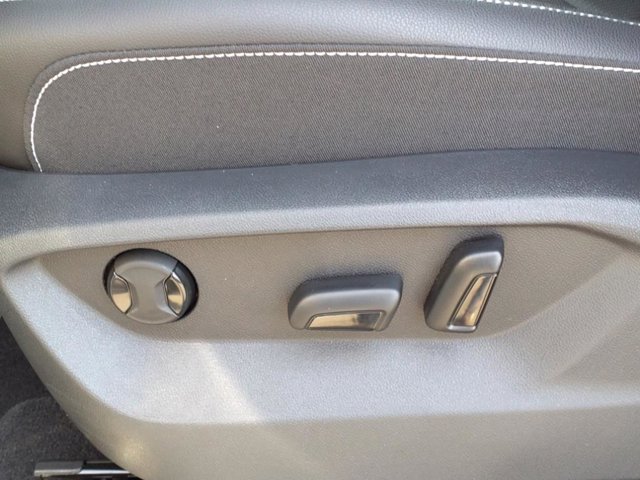 Vehicle image 15 of 31