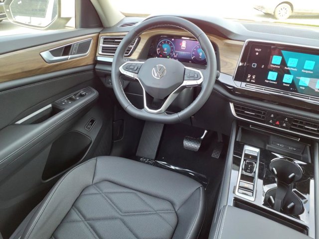Vehicle image 28 of 31