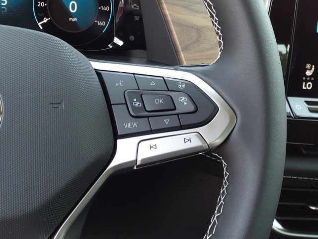 Vehicle image 23 of 31