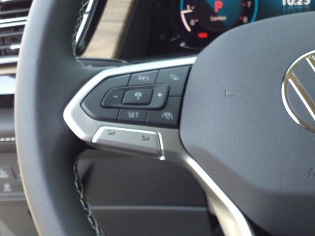 Vehicle image 22 of 31
