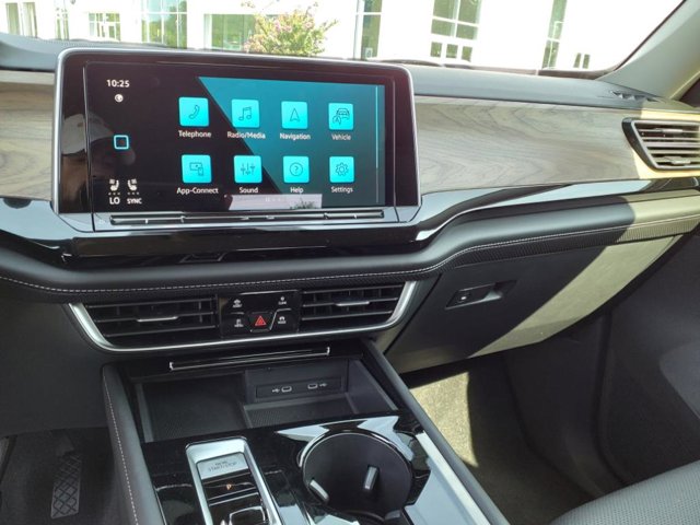 Vehicle image 16 of 31