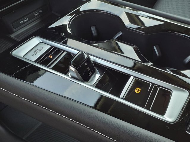 Vehicle image 19 of 31