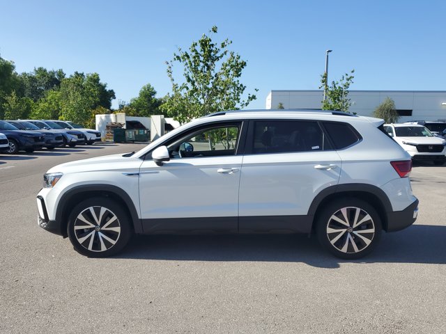 Vehicle image 9 of 32
