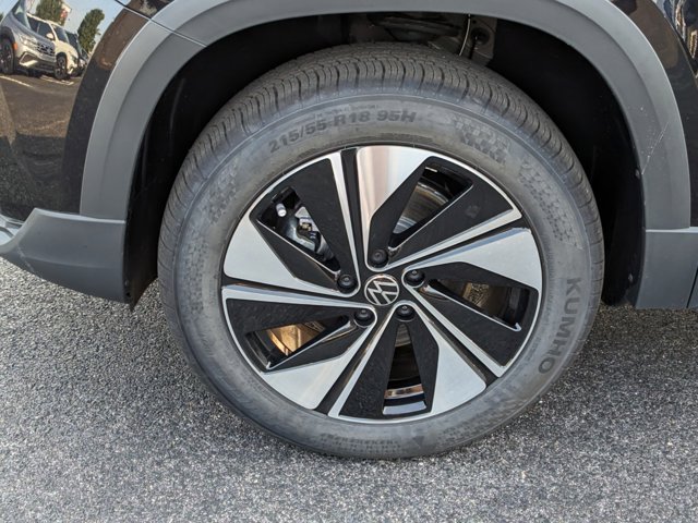 Vehicle image 6 of 26