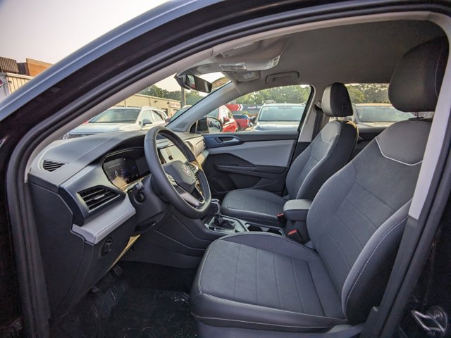 Vehicle image 11 of 26