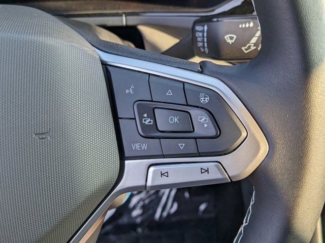 Vehicle image 19 of 26
