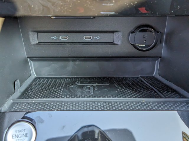 Vehicle image 22 of 26
