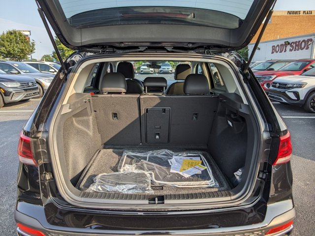 Vehicle image 9 of 26