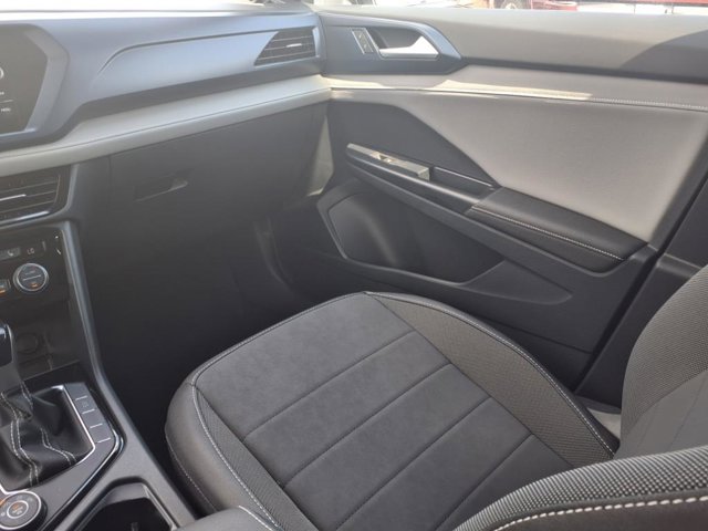 Vehicle image 23 of 25