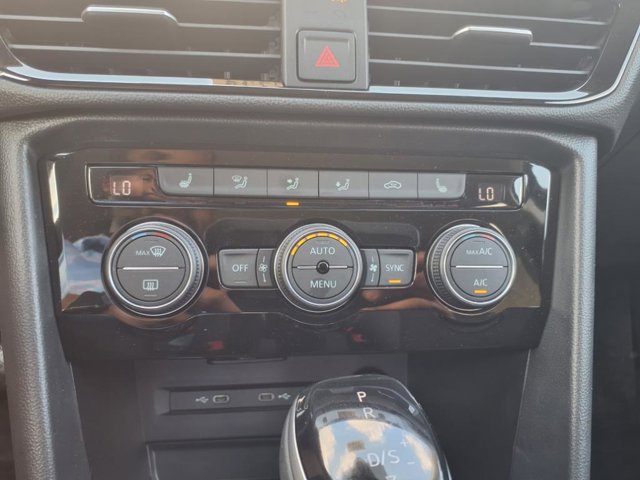 Vehicle image 14 of 25