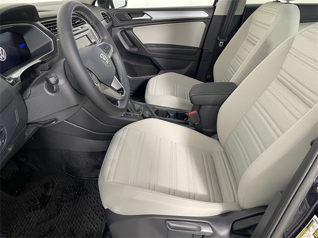 Vehicle image 7 of 25