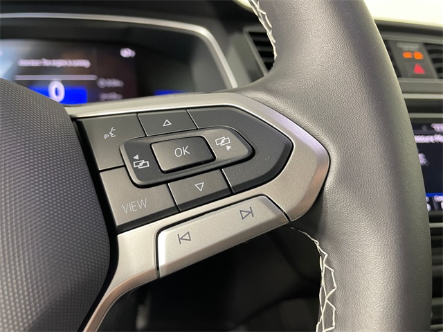 Vehicle image 14 of 25
