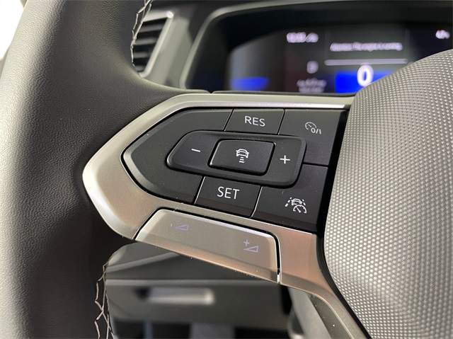 Vehicle image 15 of 25