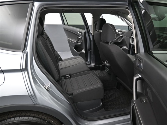 Vehicle image 28 of 33