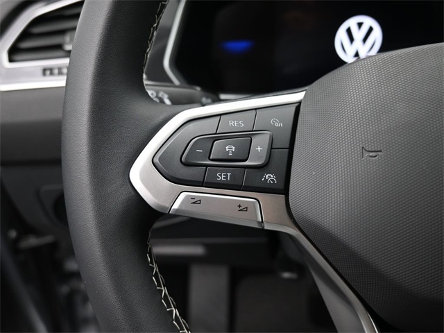Vehicle image 15 of 33