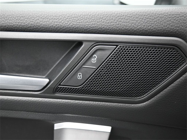 Vehicle image 12 of 33