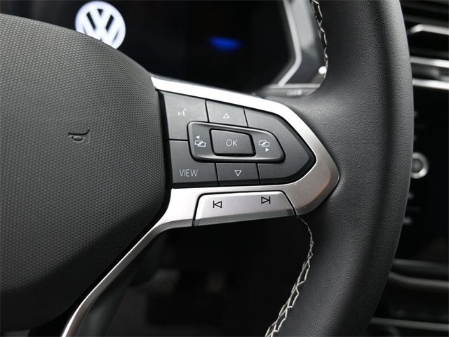 Vehicle image 16 of 33