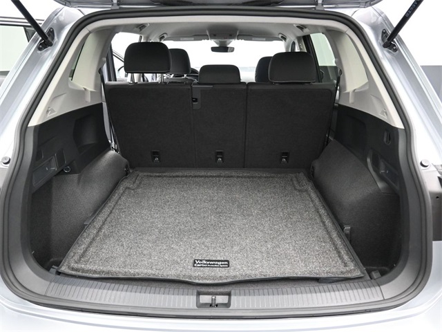 Vehicle image 27 of 33