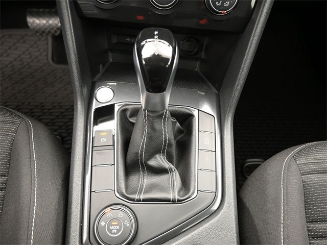 Vehicle image 22 of 33