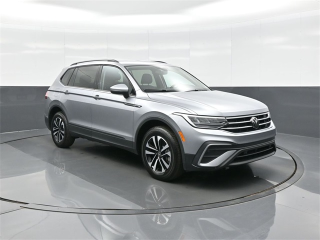 Vehicle image 3 of 33