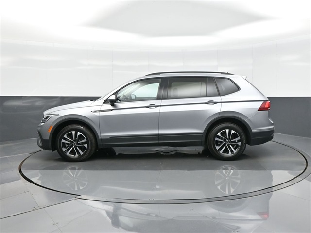 Vehicle image 8 of 33