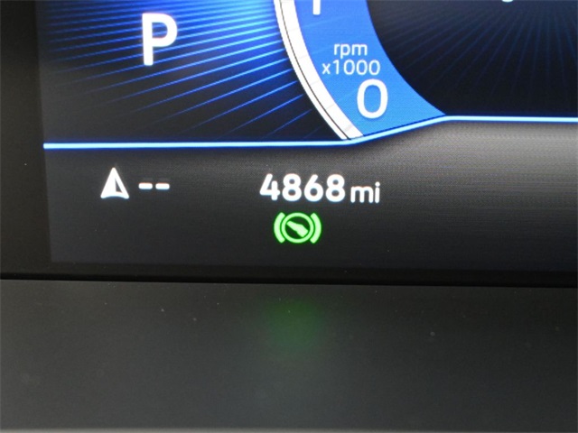 Vehicle image 17 of 33