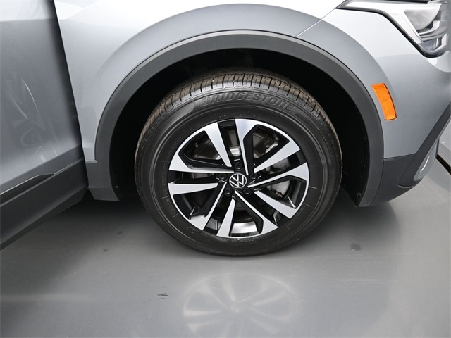 Vehicle image 33 of 33