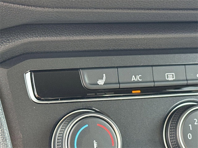 Vehicle image 20 of 35