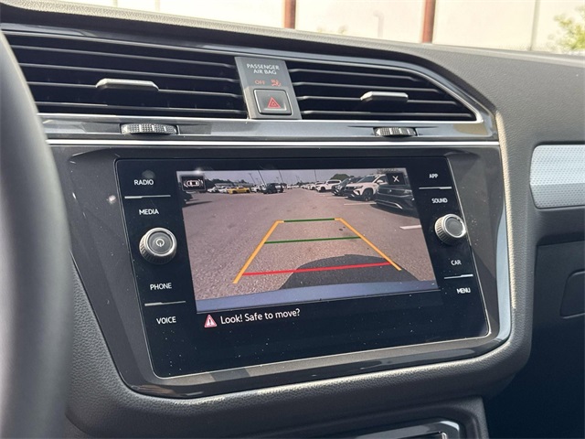 Vehicle image 18 of 35