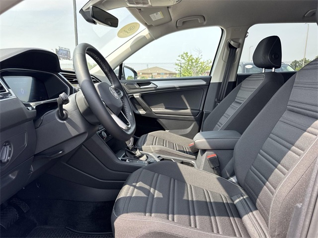 Vehicle image 11 of 35