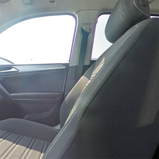 Vehicle image 25 of 35