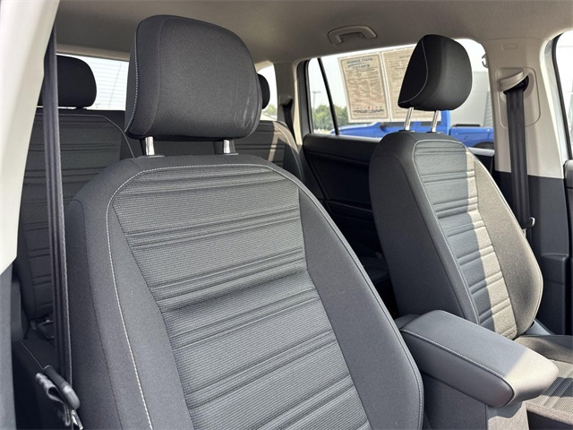Vehicle image 23 of 35