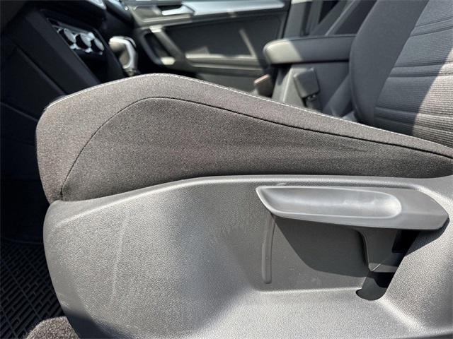 Vehicle image 12 of 35