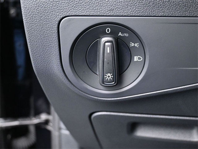 Vehicle image 13 of 33