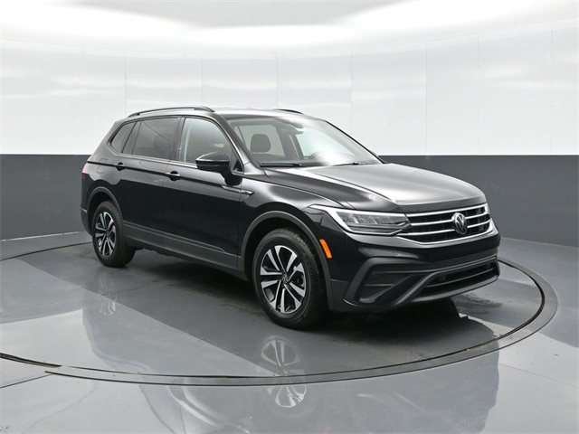 Vehicle image 3 of 33