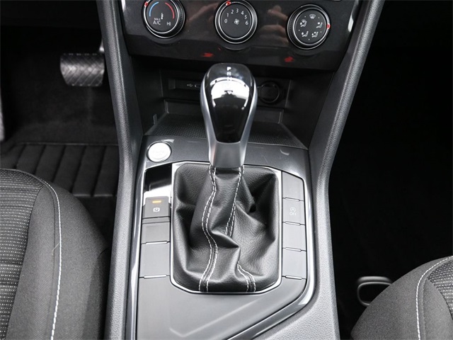Vehicle image 22 of 33