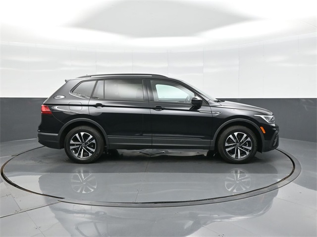 Vehicle image 4 of 33