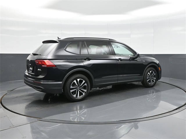 Vehicle image 5 of 33