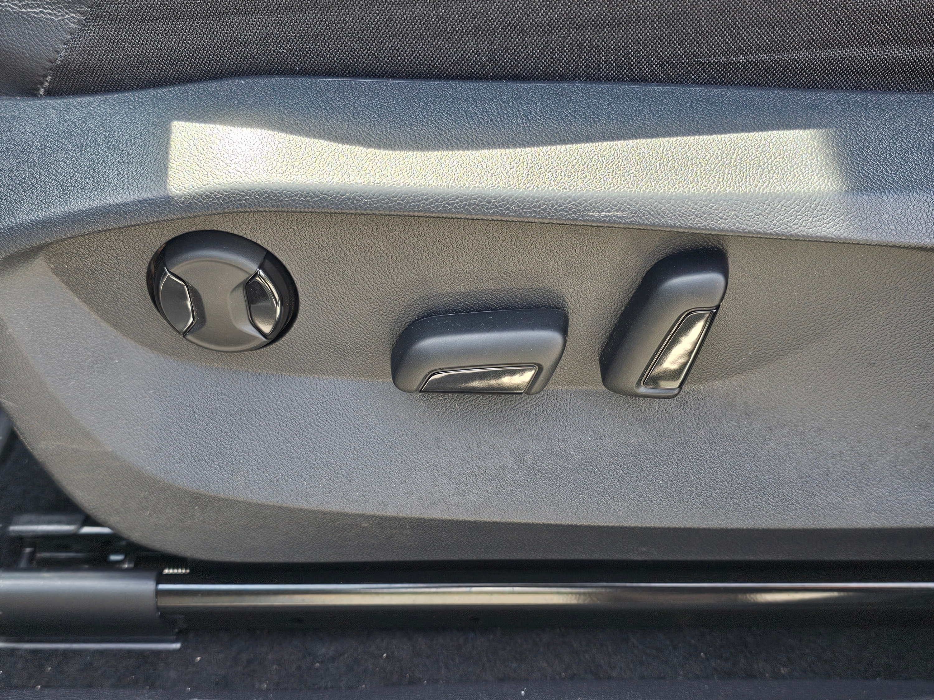 2024 Volkswagen Tiguan SE Image 30 of 30