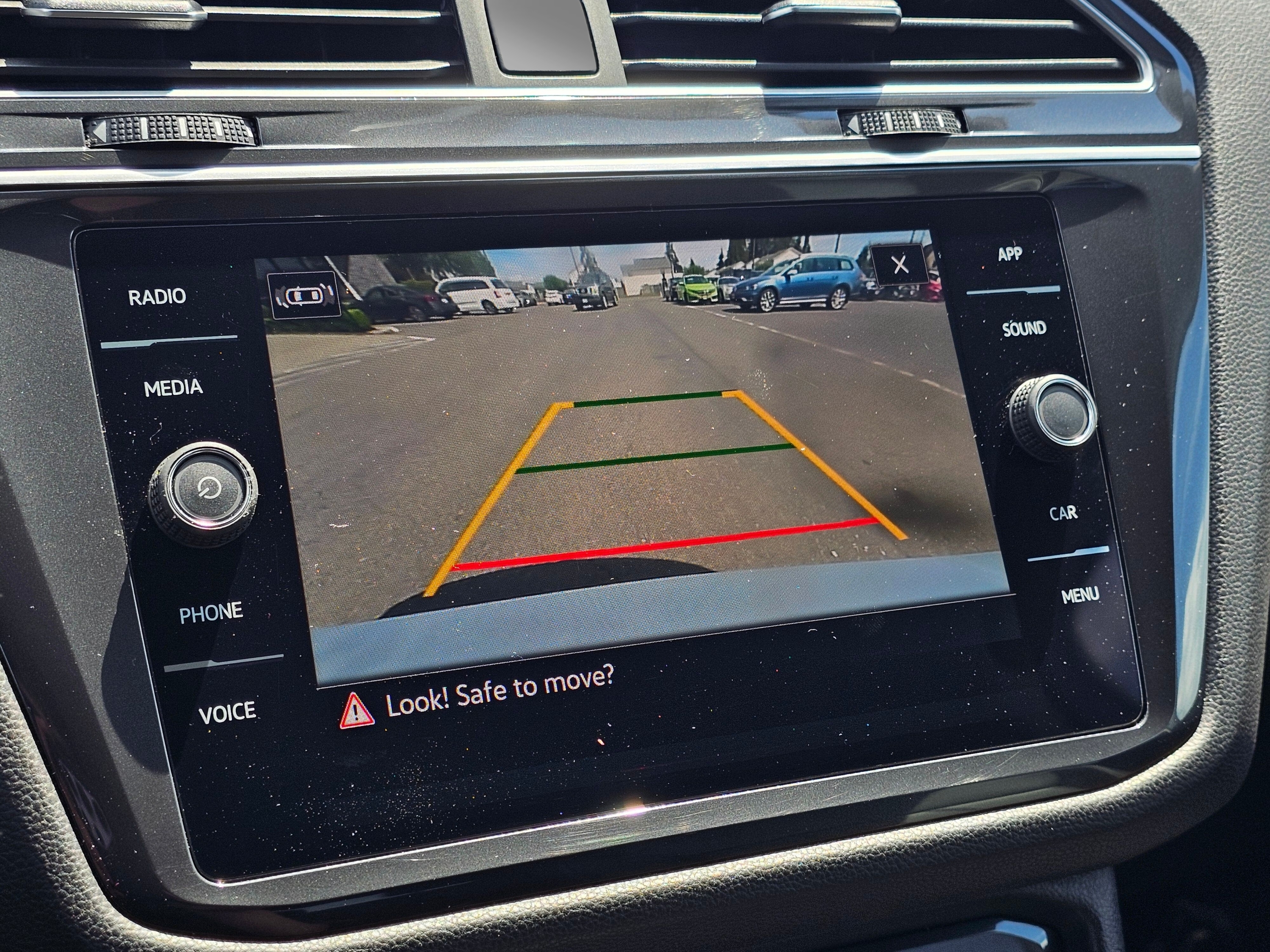 2024 Volkswagen Tiguan SE Image 21 of 30