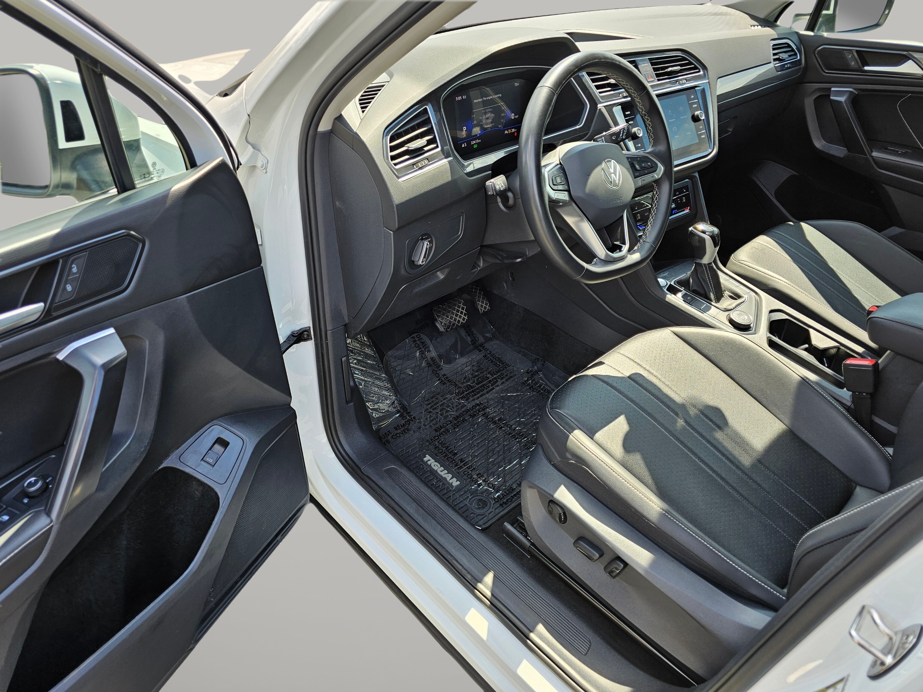 2024 Volkswagen Tiguan SE Image 18 of 30