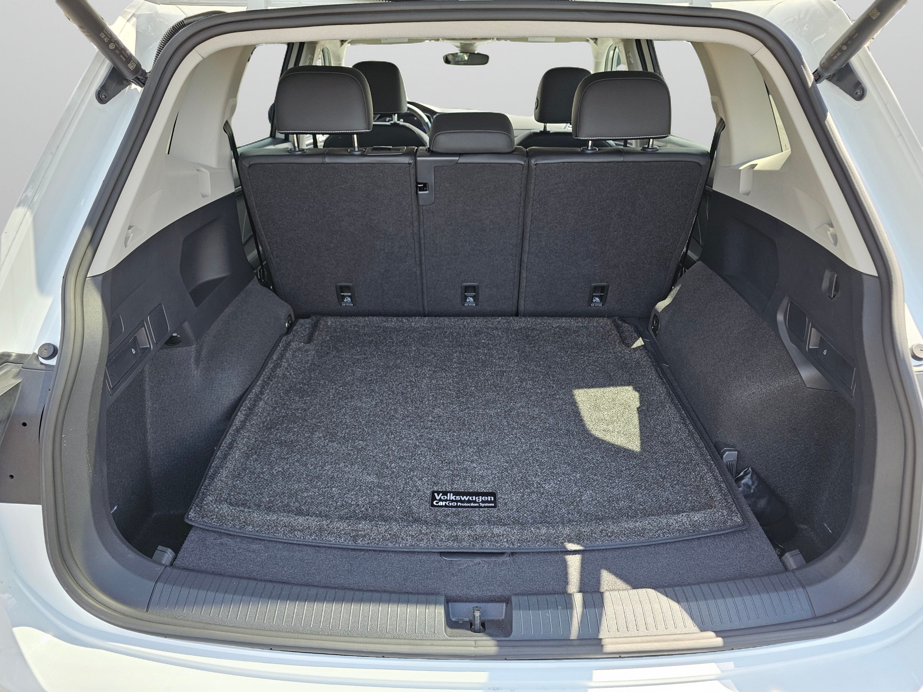 2024 Volkswagen Tiguan SE Image 9 of 30