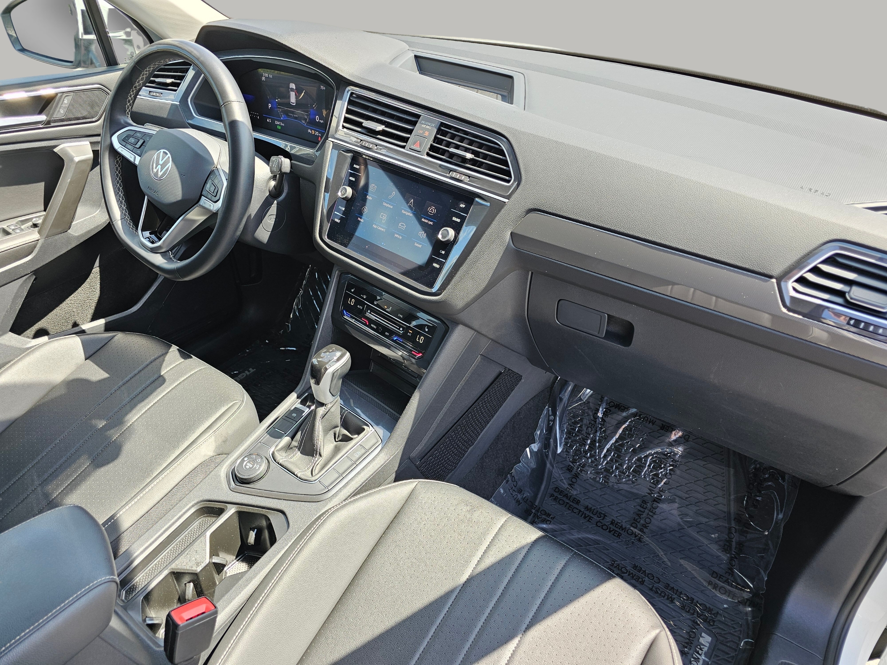 2024 Volkswagen Tiguan SE Image 15 of 30