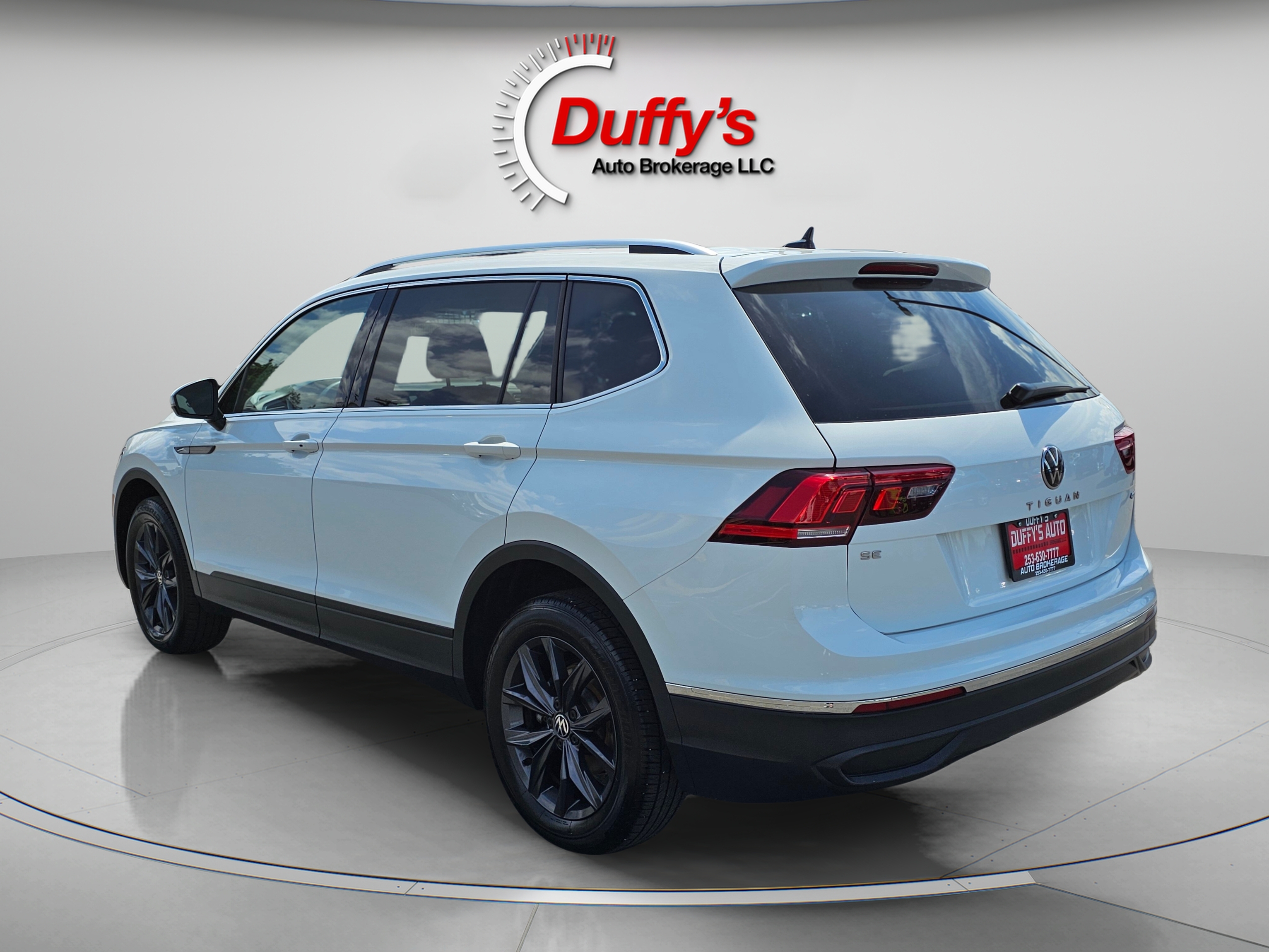 2024 Volkswagen Tiguan SE Image 5 of 30