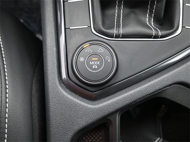 Vehicle image 25 of 35