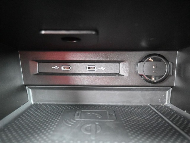 Vehicle image 22 of 35
